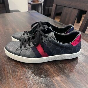 Men’s Gucci Black Sneakers